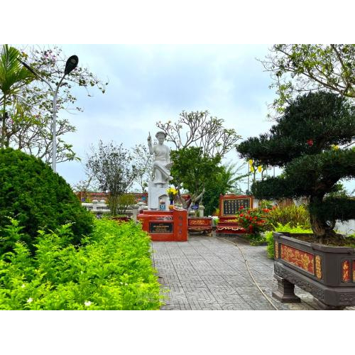 Nhà Bia Tưởng Niệm Nữ Sĩ Hồ Xuân Hương, Xã Quỳnh Đôi