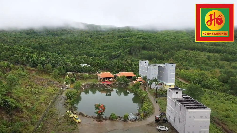 Vị trí tọa lạc và bối cảnh hình thành